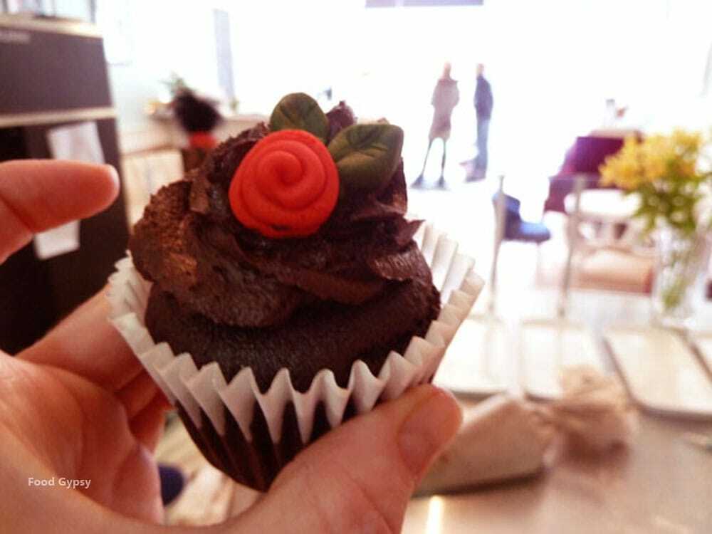 How to make a Fondant Rose - Food Gypsy