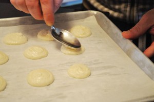 Smooth the surface with a wet spoon - Food Gypsy 