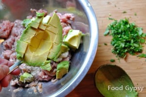 Slicing Avocdo 2 - FG