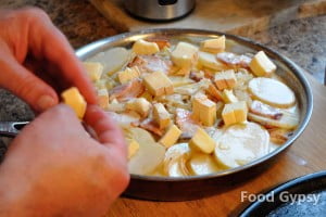 Tartiflette, top with Reblochon cheese - FG