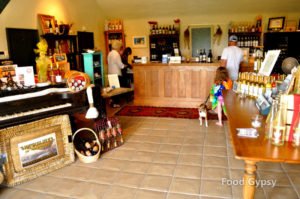petite-riviere-vineyard-tasting-room-fg