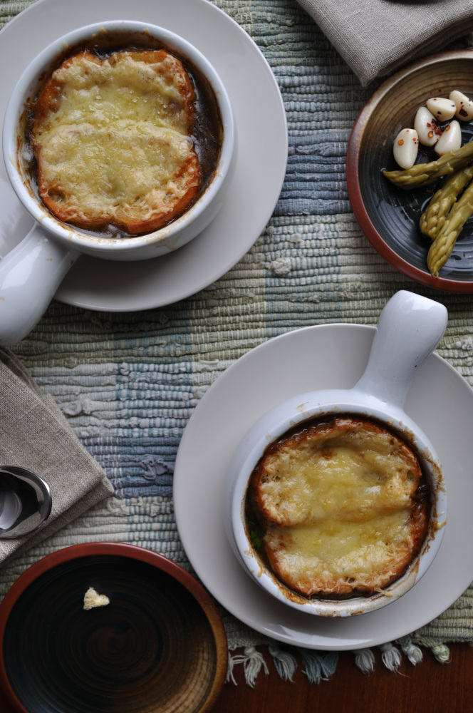 Soupe a l'oignon gratinée