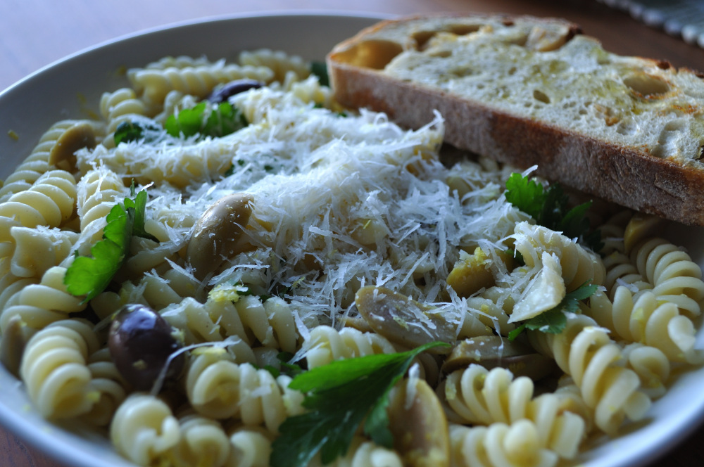 Easy Lemon Olive Pasta